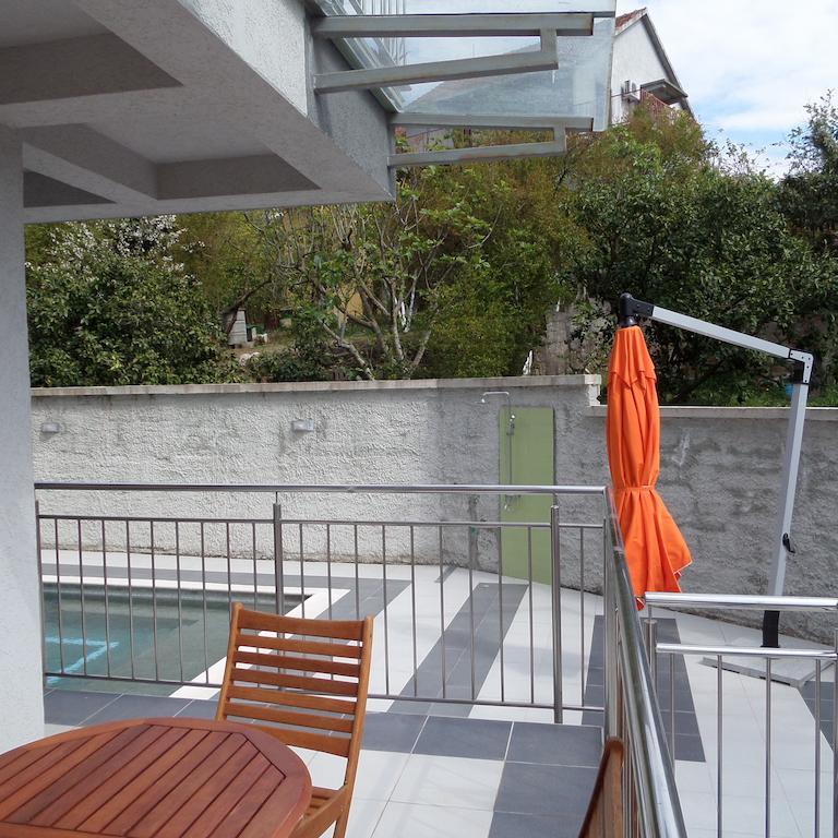 Agape Apartments Тиват Экстерьер фото