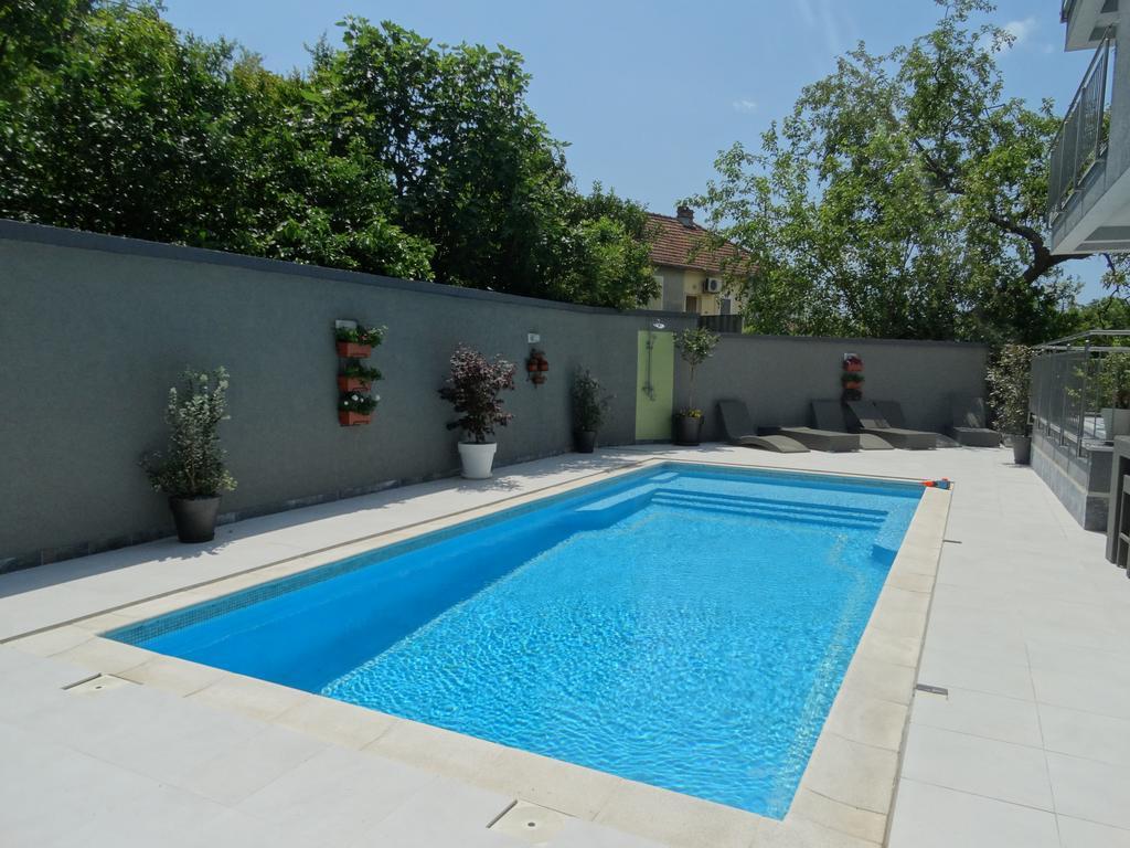 Agape Apartments Тиват Экстерьер фото