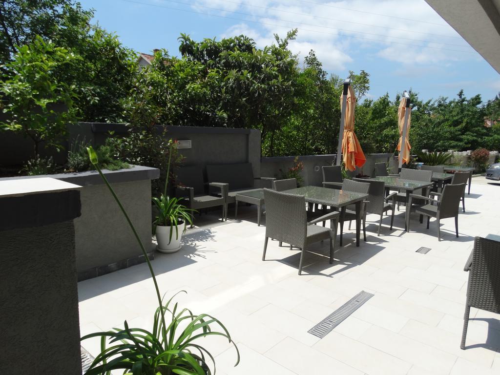 Agape Apartments Тиват Экстерьер фото