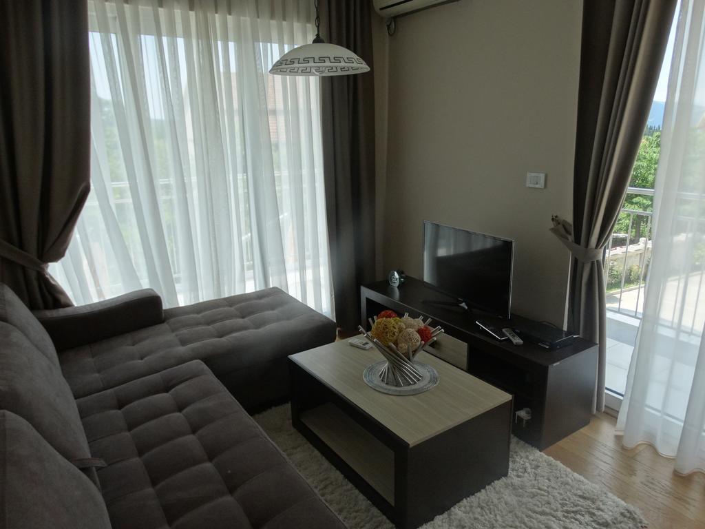 Agape Apartments Тиват Экстерьер фото
