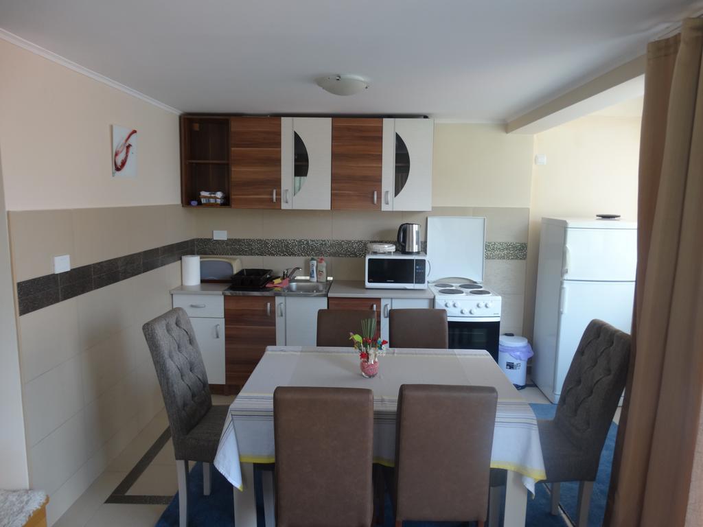 Agape Apartments Тиват Экстерьер фото